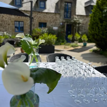 Hotell Logis Le Manoir Des Portes 3*